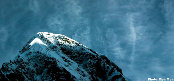 Click to enlarge image everestslide6.jpg